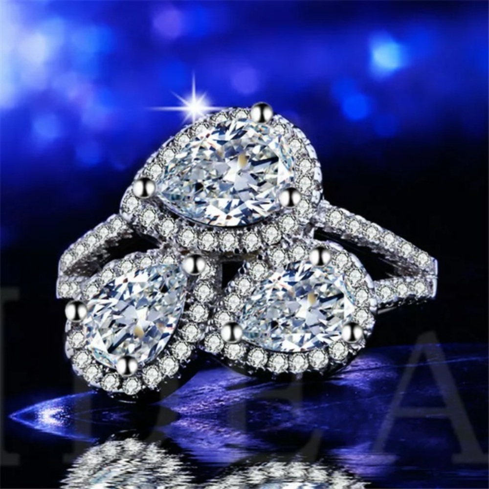 ❤️ White Sapphire 3 pear shaped set in .925